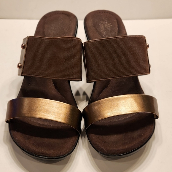 DexFlex Wedges Bronze Metallic Faux Leather Open Toe Mule Heel Sandal 11 Wide - Picture 2 of 7
